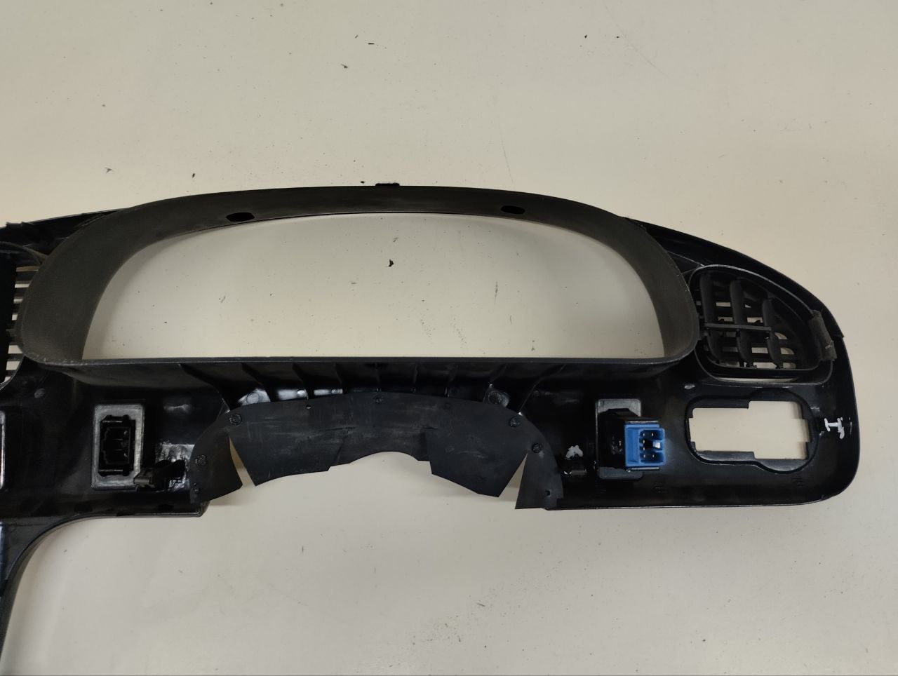 Накладка торпедо Kia Spectra (SD) 2004-2011 Накладка торпедо Kia Spectra (SD) 2004-2011