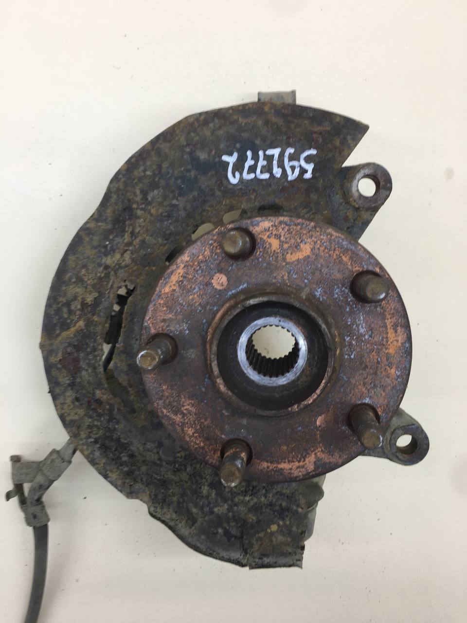 Кулак поворотный передний правый Toyota Camry (V30) 2001-2006 Кулак поворотный передний правый Toyota Camry (V30) 2001-2006
