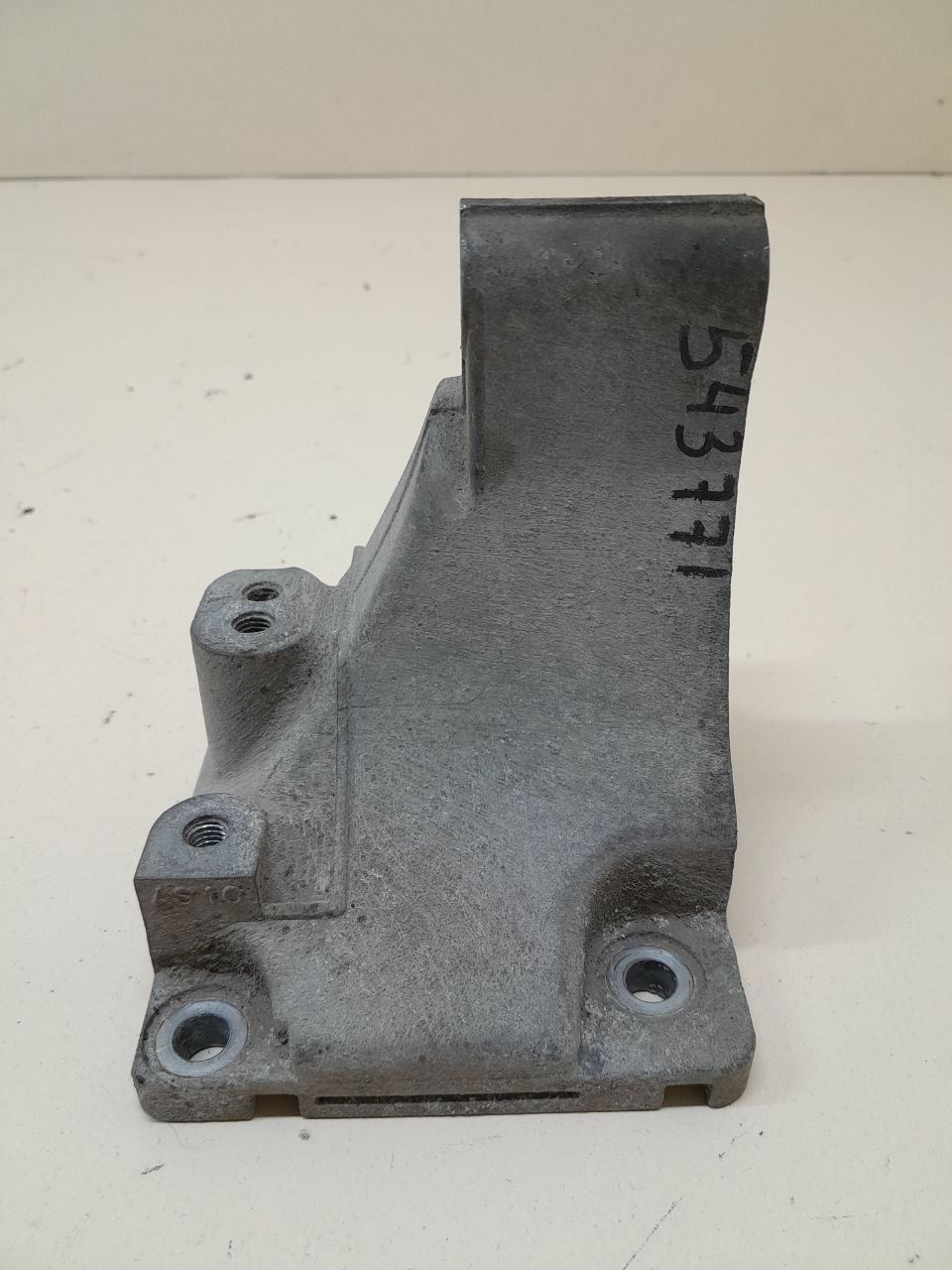 Кронштейн генератора Toyota Rav 4 (A30) 2006-2013 Кронштейн генератора Toyota Rav 4 (A30) 2006-2013