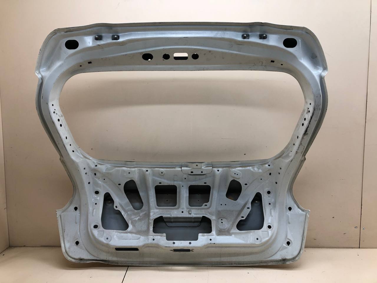 Крышка багажника Nissan Juke (YF15) 2011-2020