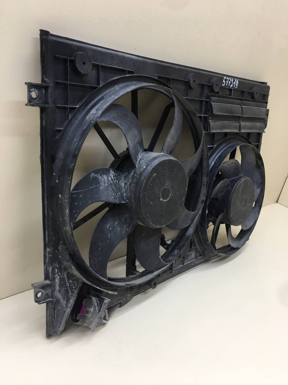 Диффузор вентилятора Volkswagen Tiguan (5N1) 2007-2011