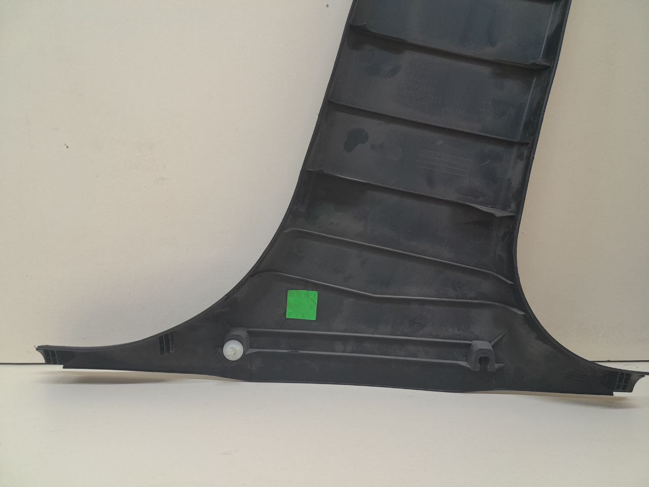 Обшивка стойки BMW 3-series E90/E91 2005-2011