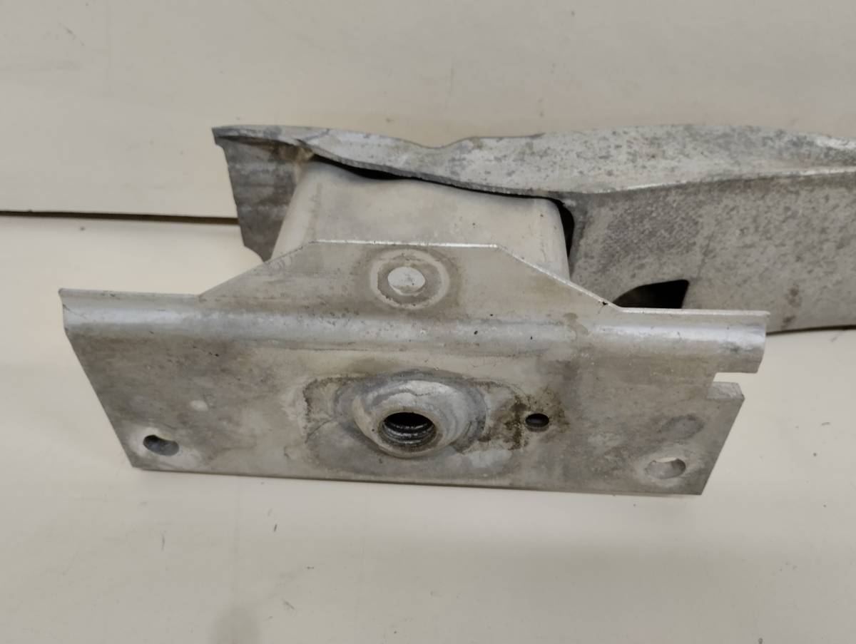 Усилитель заднего бампера Opel Astra J 2010-2017