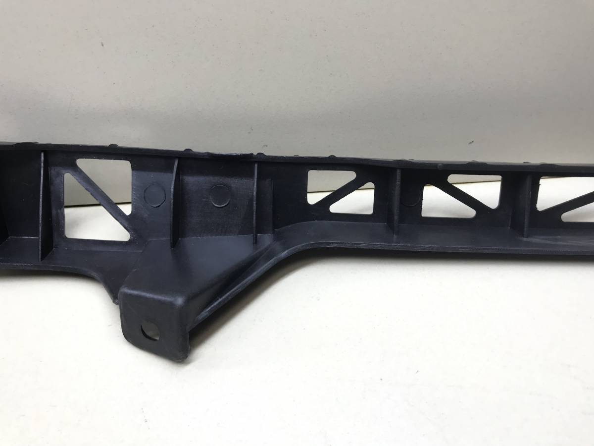 Кронштейн фар левый Mazda Mazda 3 (BK) 2002-2009