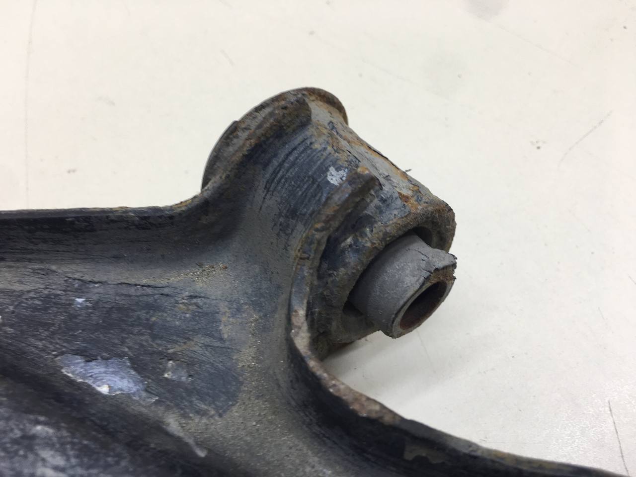 Рычаг передний левый Fiat Albea 2002-2012