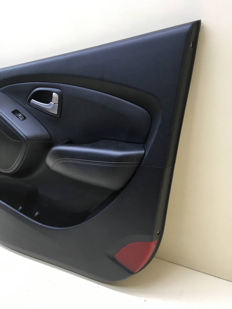 Обшивка двери передней правой Hyundai ix35 (LM) 2010-2015 Обшивка двери передней правой Hyundai ix35 (LM) 2010-2015