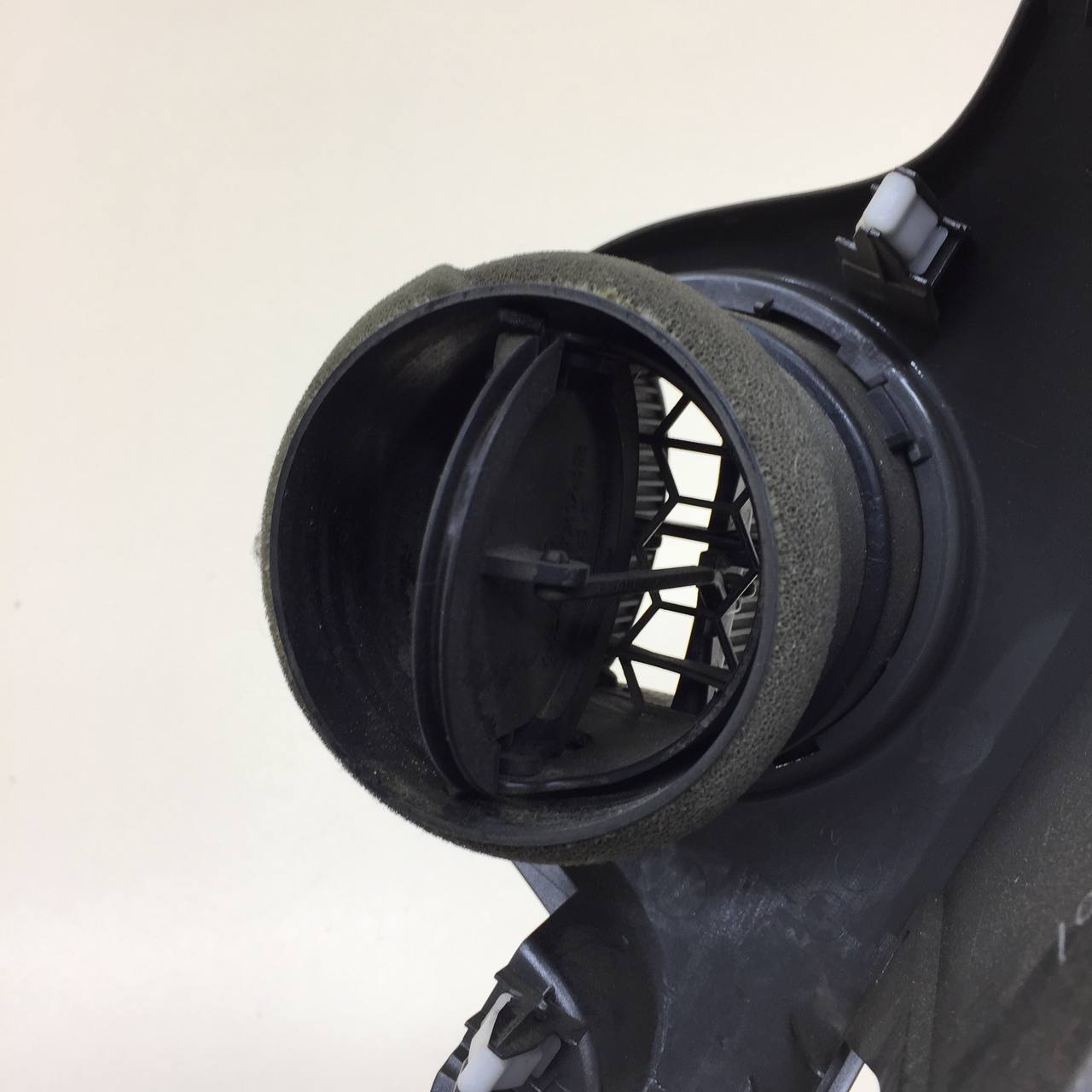 Дефлектор воздушный Mazda Mazda 2 (DE) 2007-2014