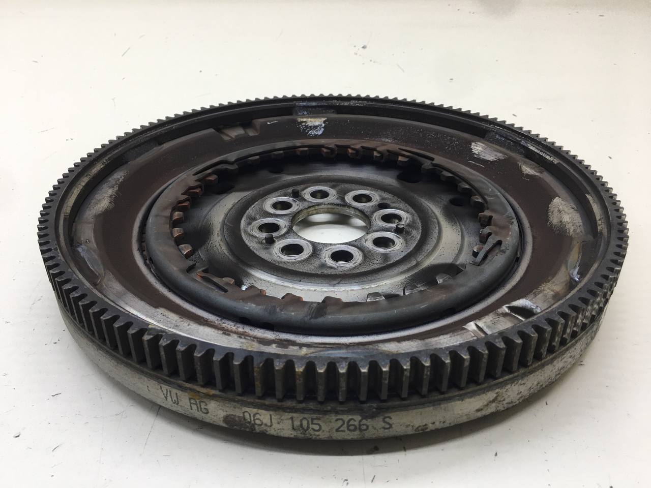 Маховик Volkswagen Passat B7 2011-2015 Маховик Volkswagen Passat B7 2011-2015