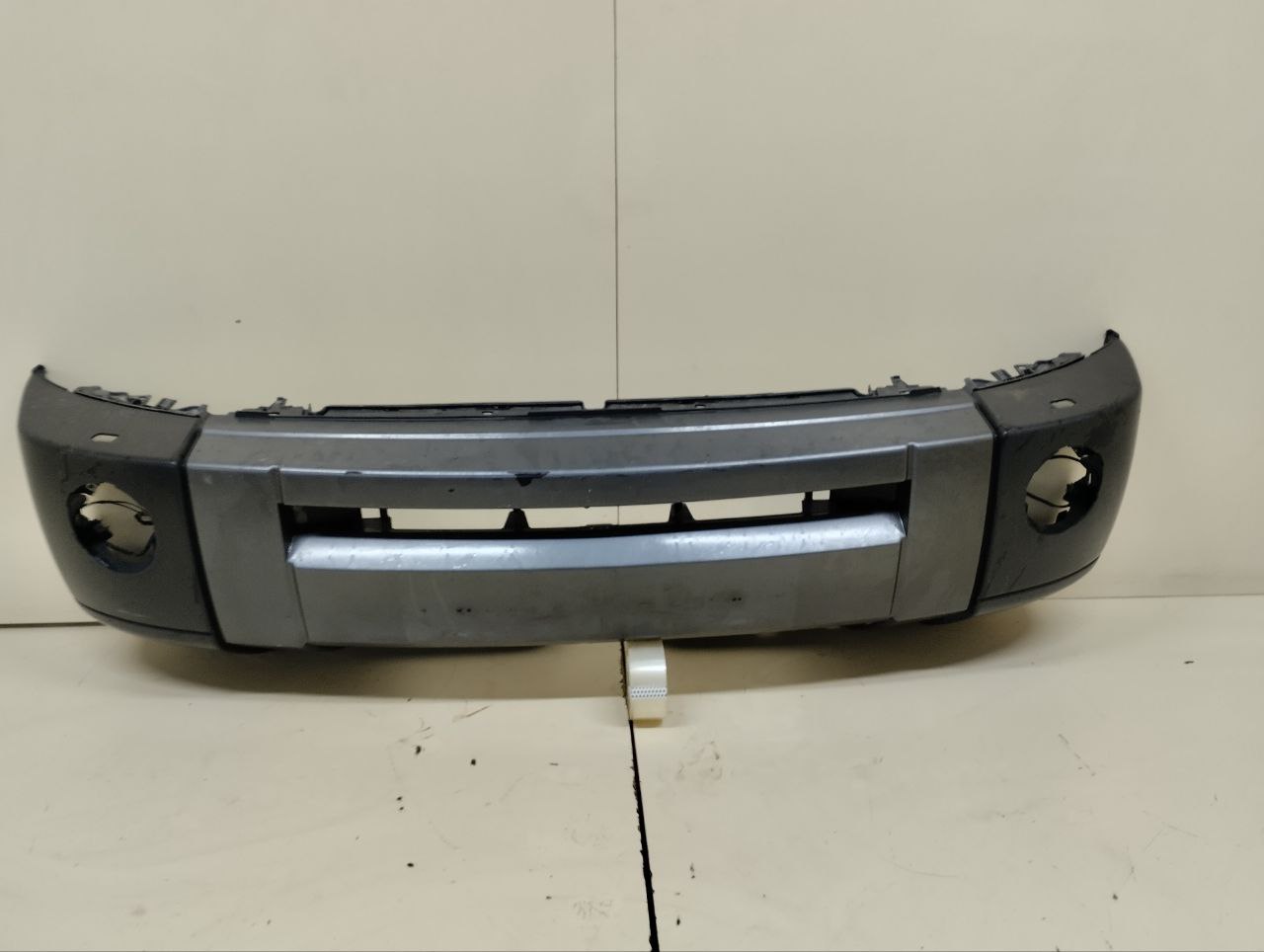 Бампер передний Land Rover Discovery 3 (L319) 2004-2009 Бампер передний Land Rover Discovery 3 (L319) 2004-2009