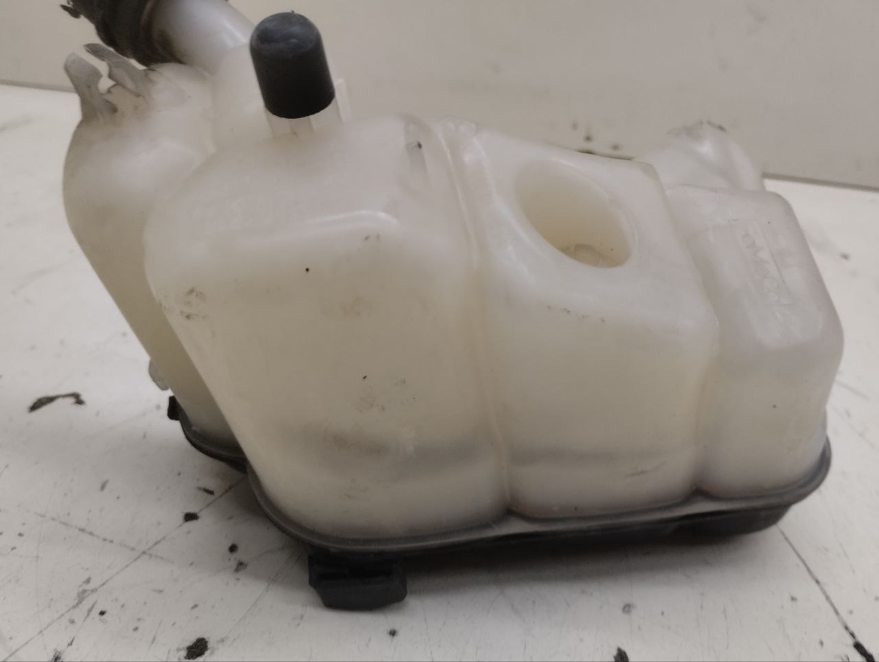 Бачок расширительный Ford Mondeo 4 2007-2015 Бачок расширительный Ford Mondeo 4 2007-2015