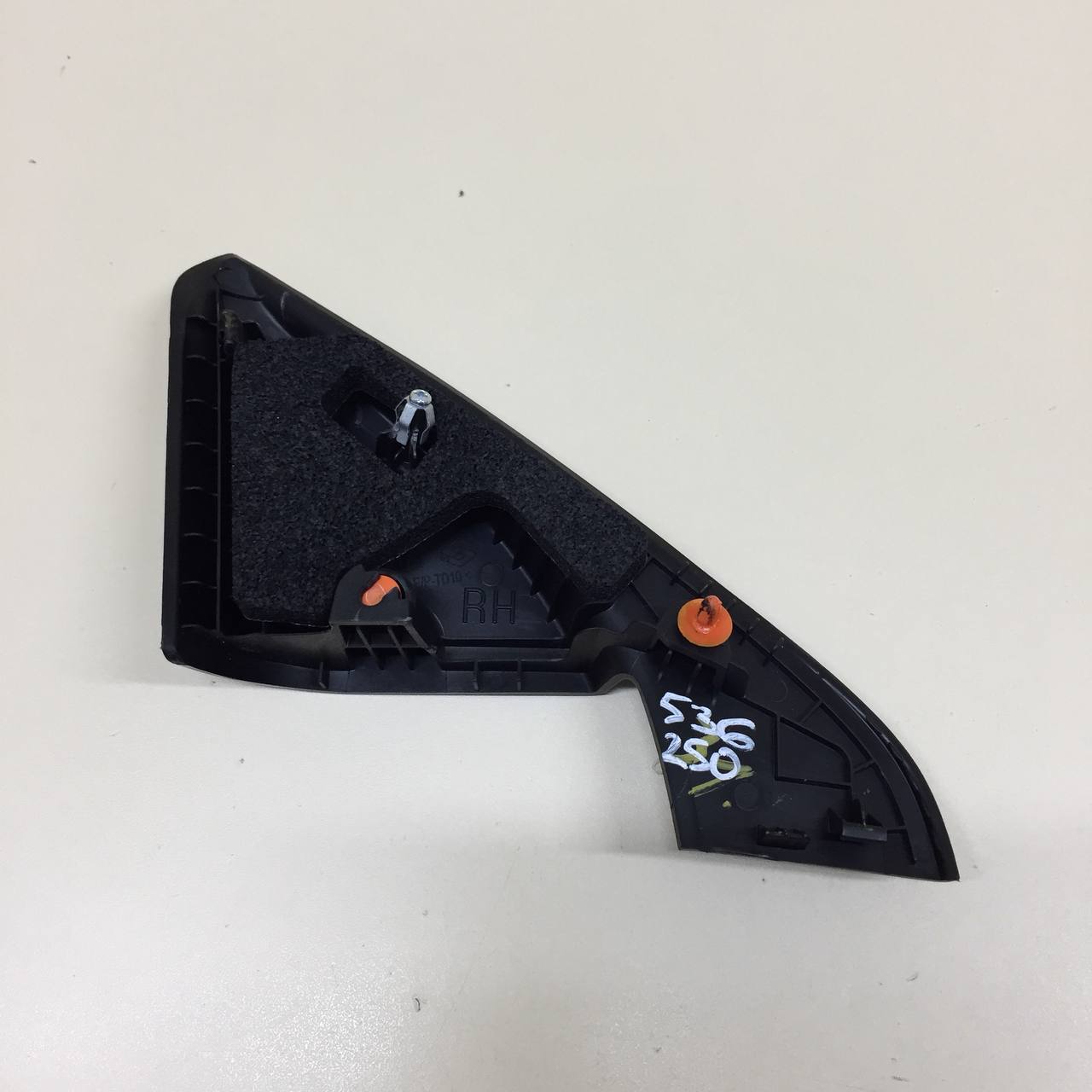 Крышка зеркала внутренняя правая Kia Xceed 2019-2023