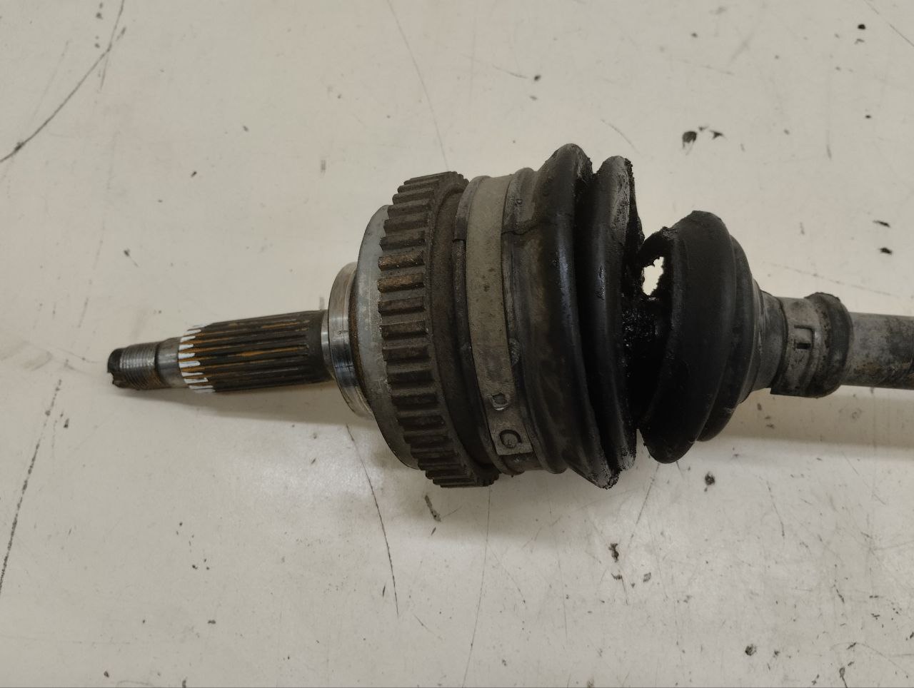 Полуось передняя левая Chevrolet Niva 2009-2020