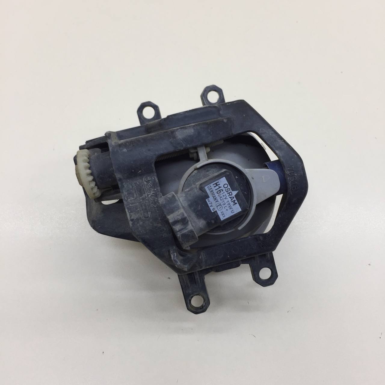 Фара противотуманная правая Toyota Rav 4 (XA40) 2013-2019 Фара противотуманная правая Toyota Rav 4 (XA40) 2013-2019