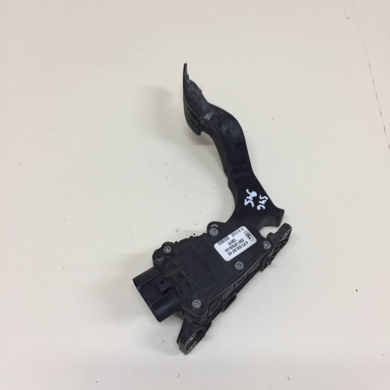 Педаль газа Ford Fusion (JU) 2002-2012 Педаль газа Ford Fusion (JU) 2002-2012
