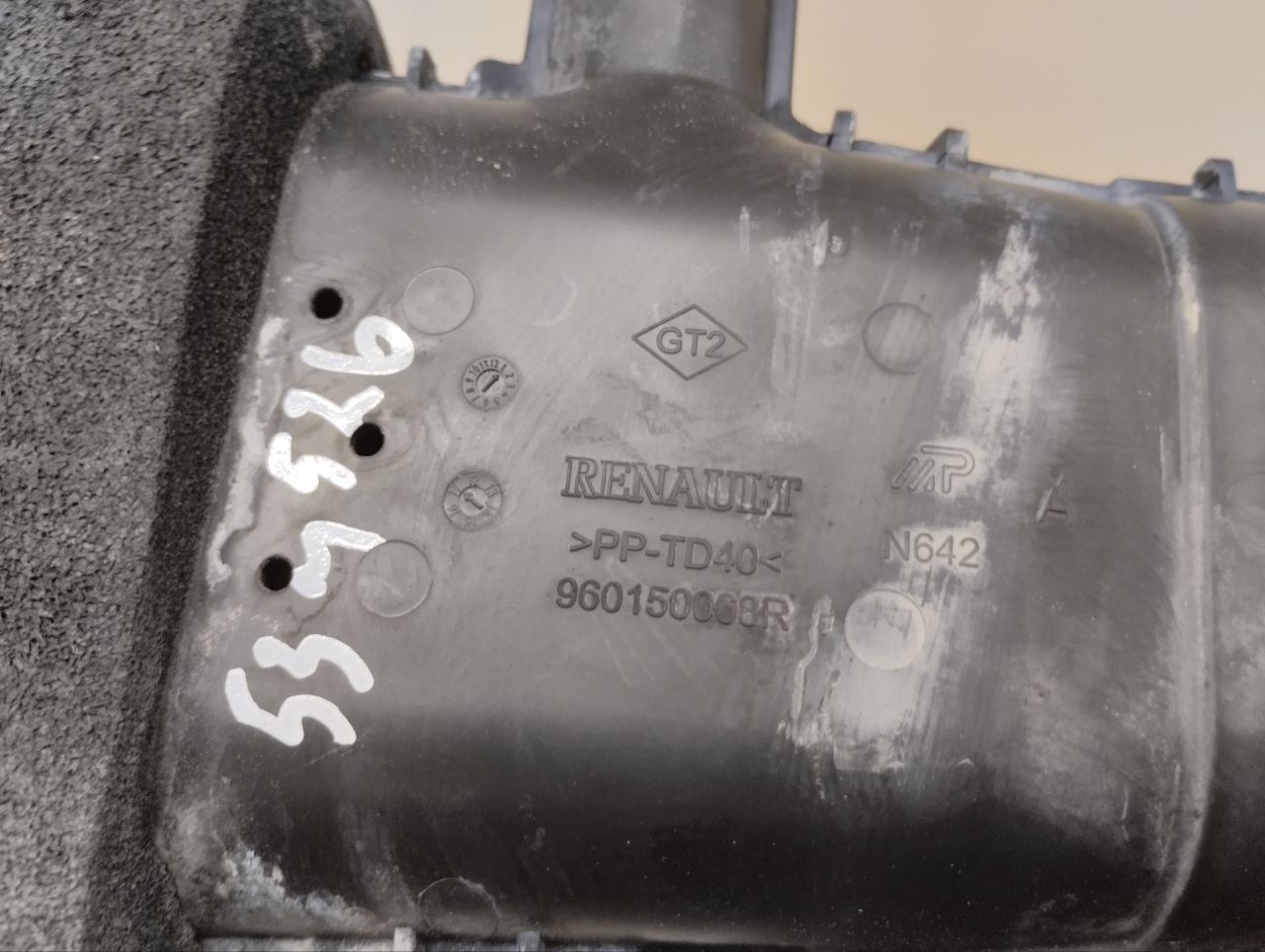 Воздухозаборник (внутри) Renault Duster (HSA, HSM) 2012> Воздухозаборник (внутри) Renault Duster (HSA, HSM) 2012>