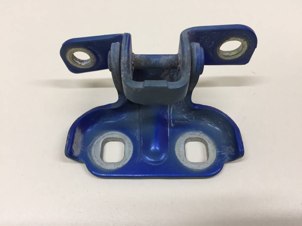 Петля двери передней правой нижняя Chevrolet Aveo T300 2011>