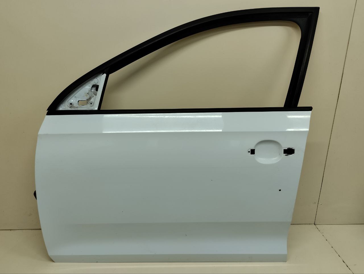 Дверь передняя левая Skoda Rapid 2012-2020 Дверь передняя левая Skoda Rapid 2012-2020