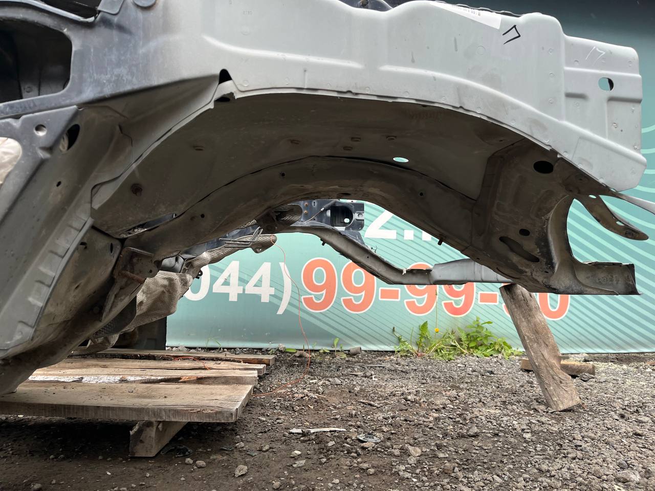 Четверть передняя правая Land Rover Range Rover Sport 2005-2012