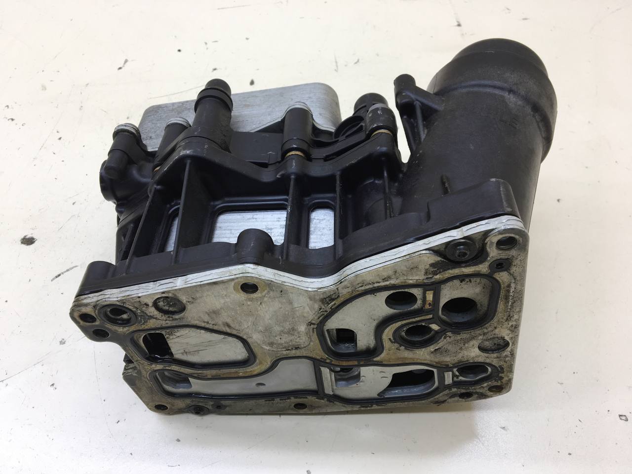 Корпус масляного фильтра BMW X5 F15/F85 2013-2018