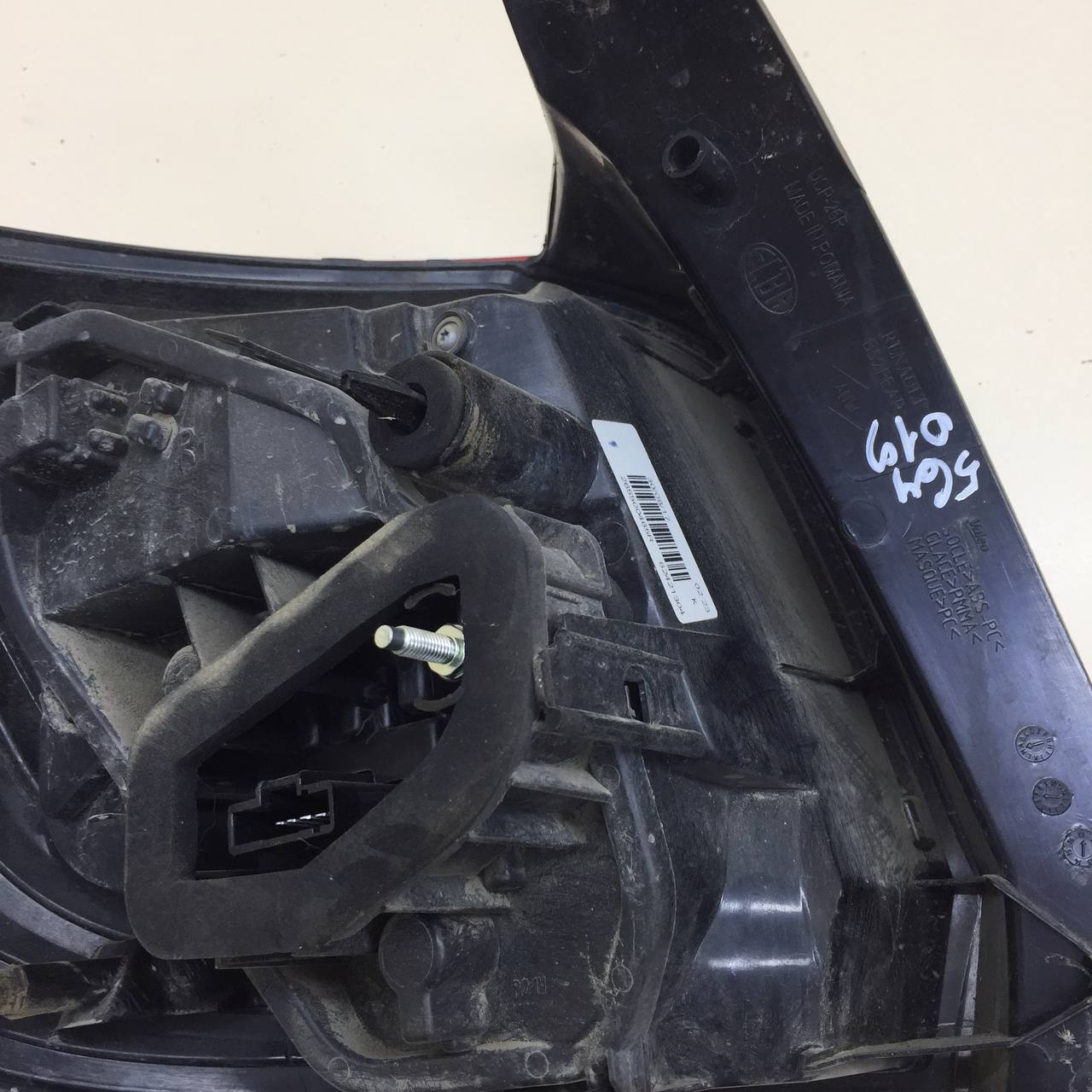 Фонарь задний правый Renault Sandero Stepway (5S) 2014-2022