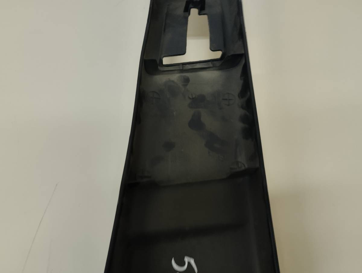 Обшивка стойки Lada Largus 2012>