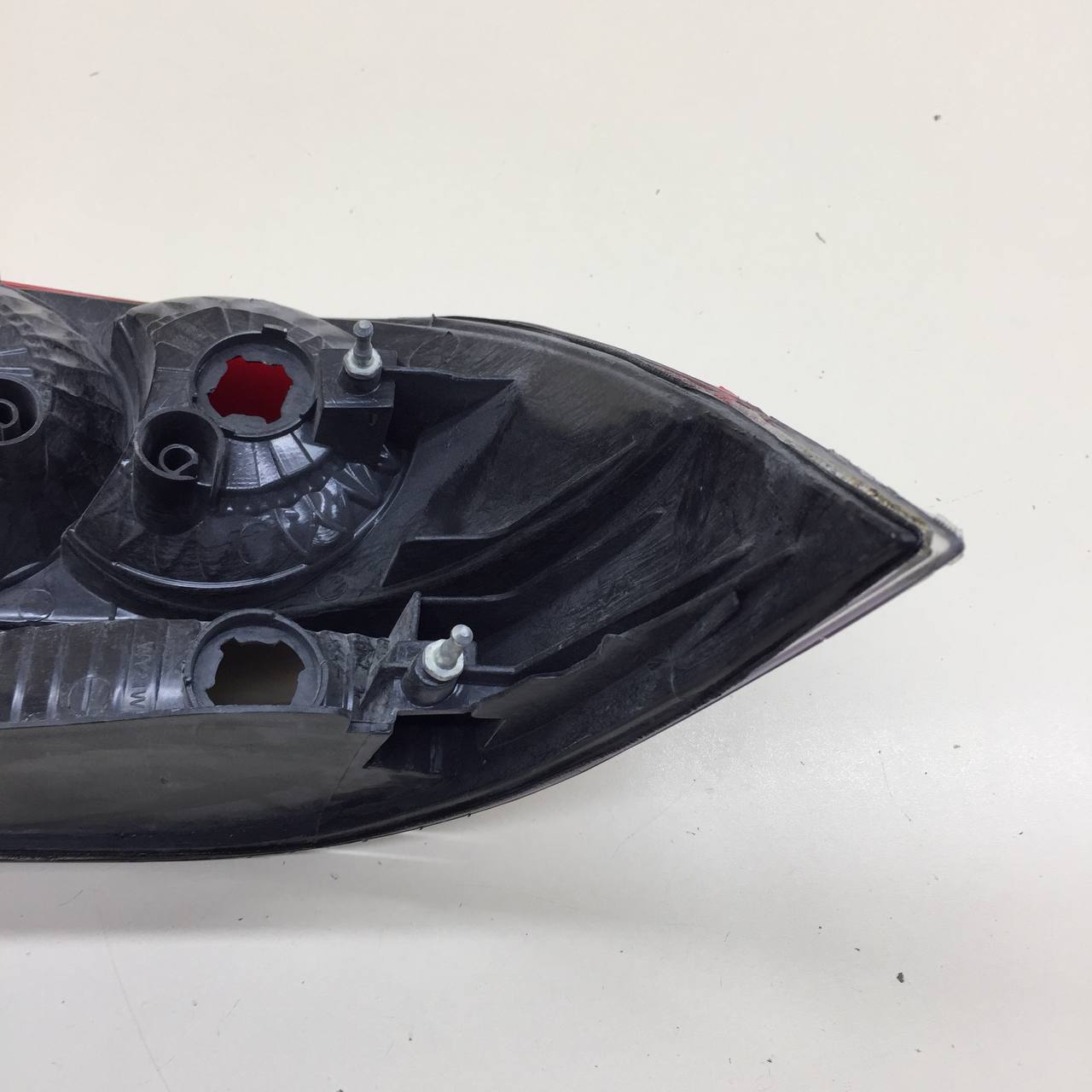 Фонарь задний левый Mitsubishi Lancer 9  (CS/Classic) 2000-2011