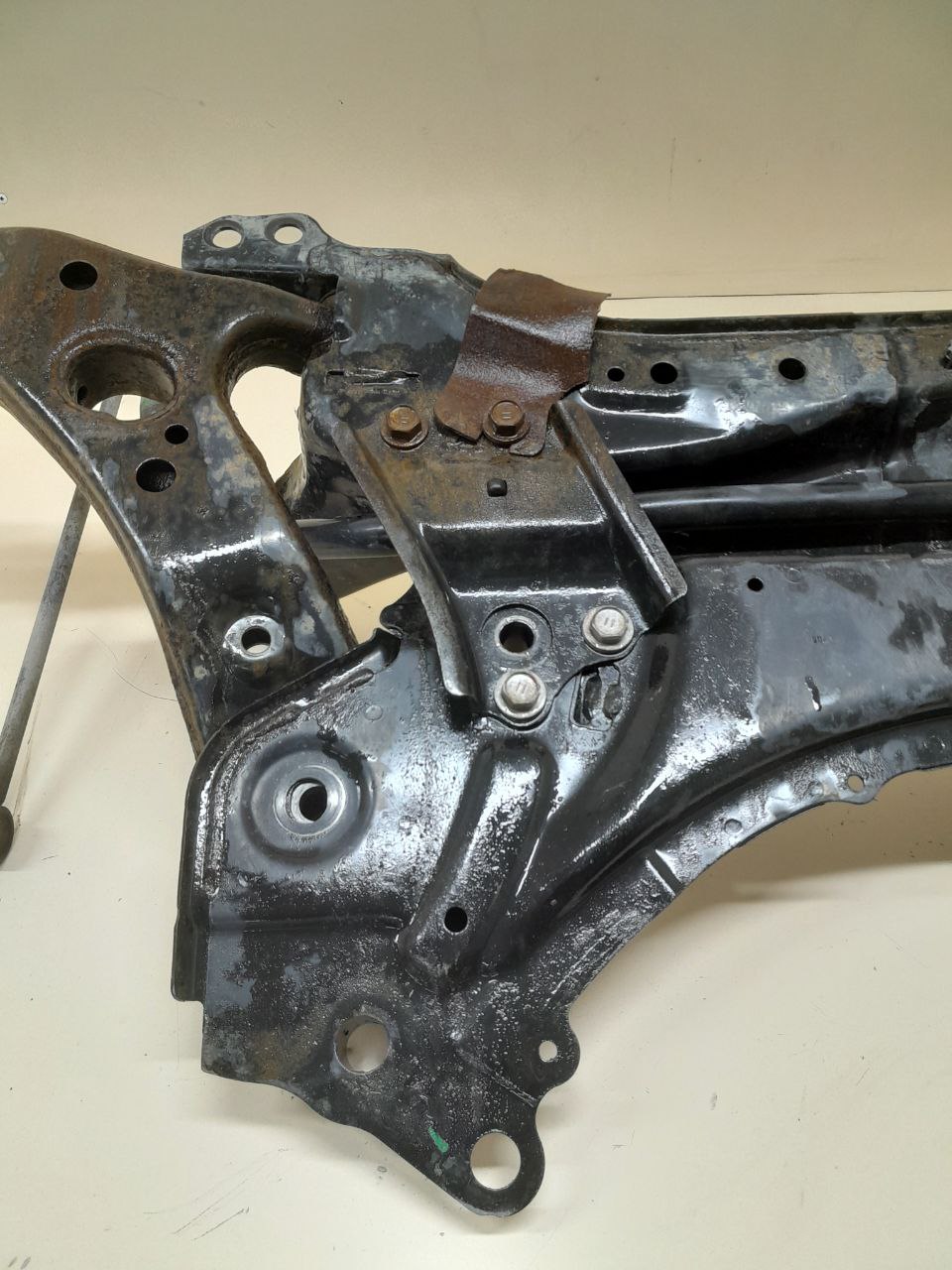 Балка подмоторная Toyota Auris (E150) 2006-2012 Балка подмоторная Toyota Auris (E150) 2006-2012