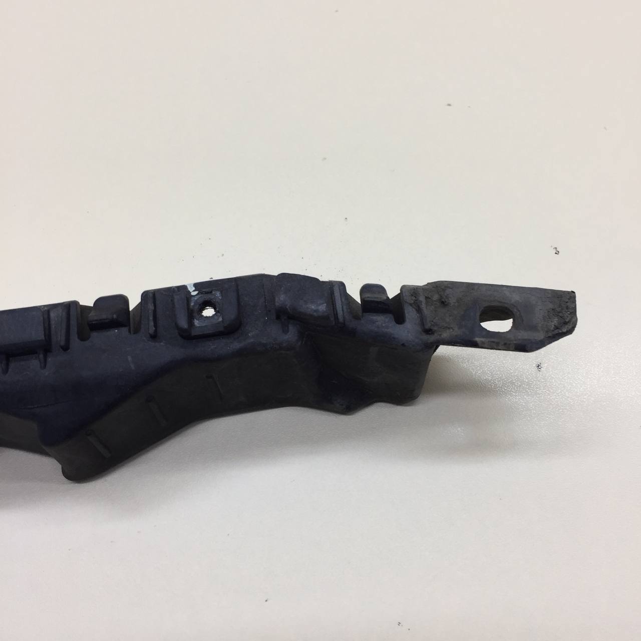 Кронштейн переднего бампера правый Hyundai Elantra (CN7) 2020>