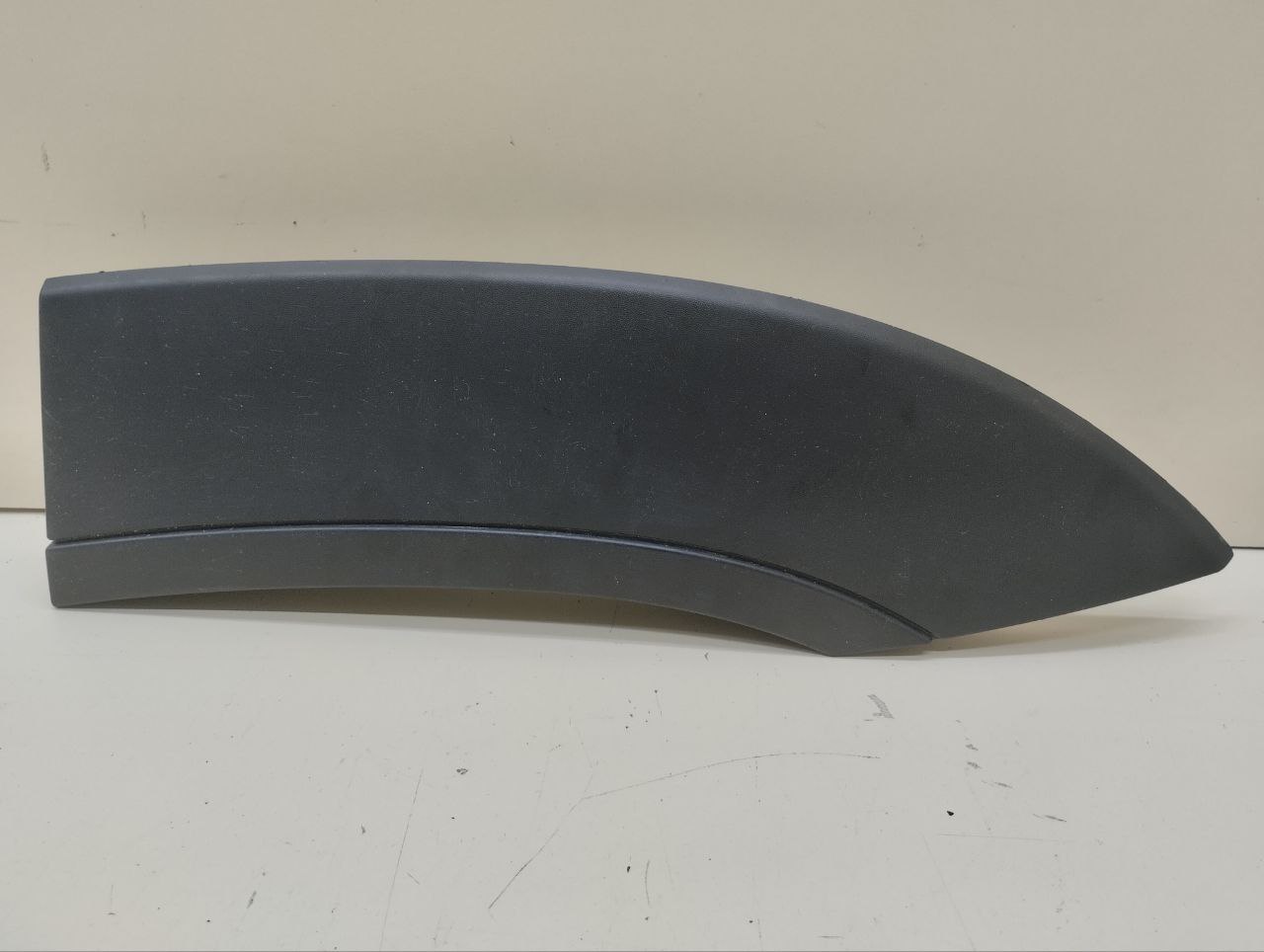 Накладка заднего крыла левого Chevrolet Niva 2009-2020