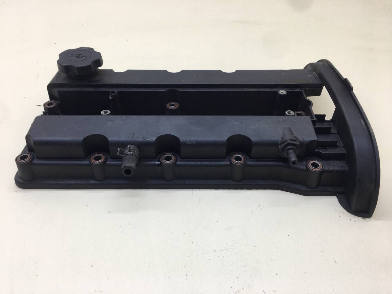 Крышка головки блока (клапанная) Chevrolet Cruze (J300) 2009-2016 Крышка головки блока (клапанная) Chevrolet Cruze (J300) 2009-2016