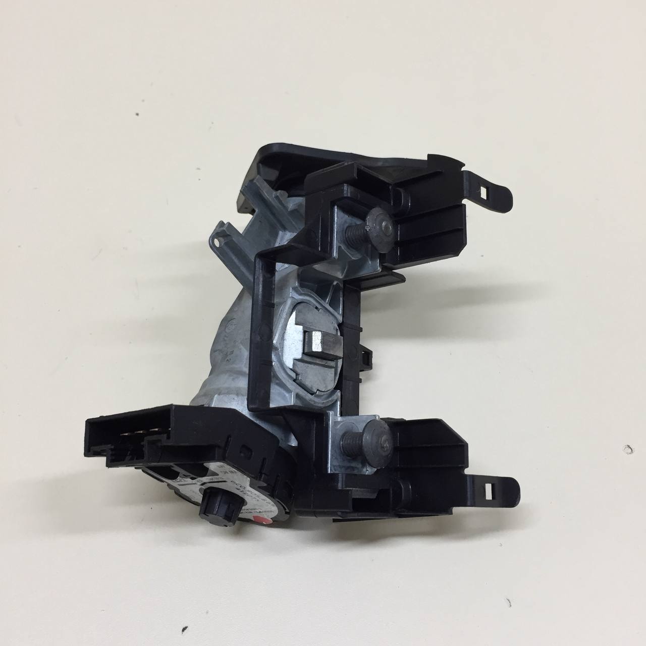 Замок зажигания Skoda Rapid 2012-2020 Замок зажигания Skoda Rapid 2012-2020