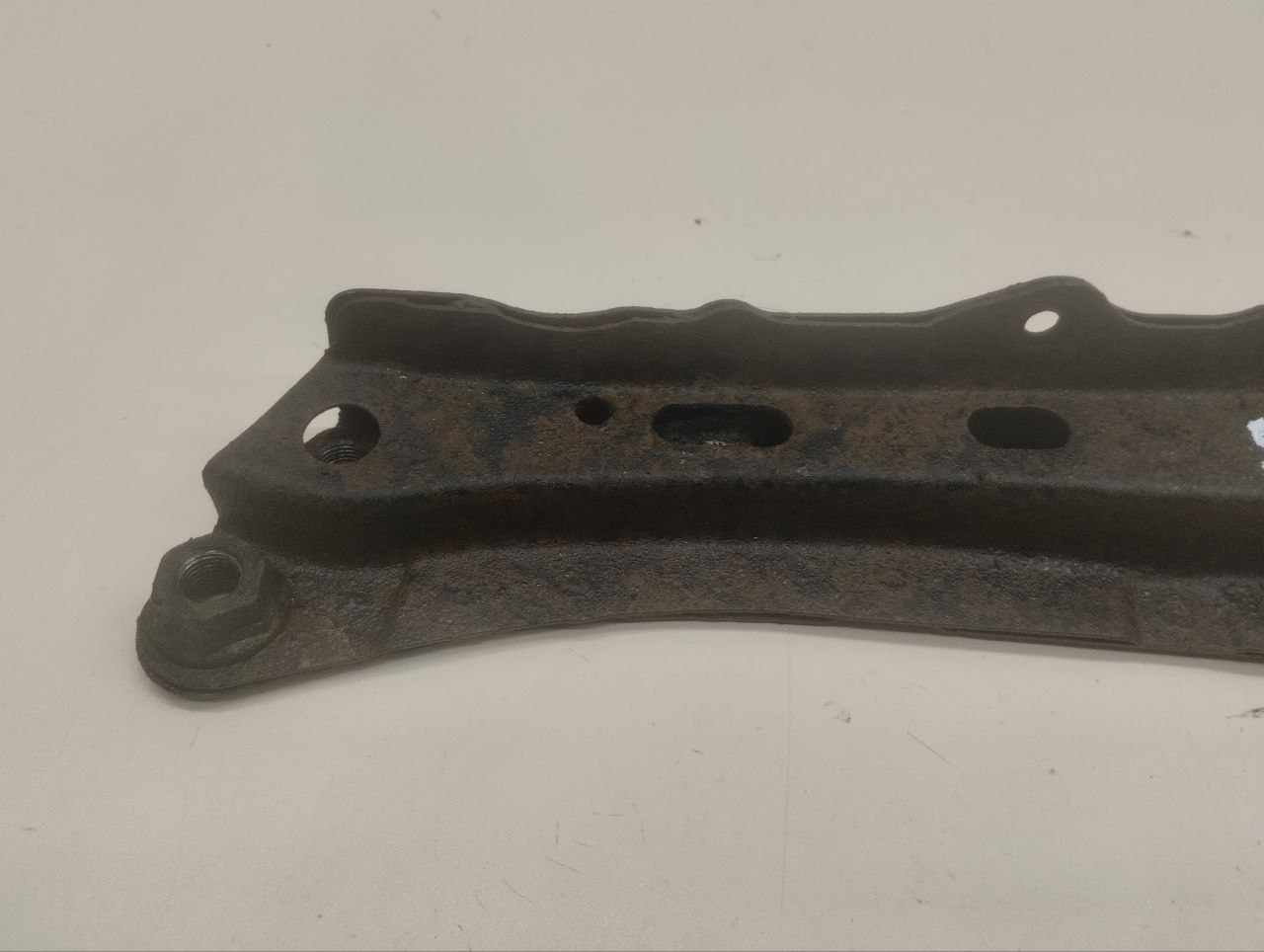 Балка передняя продольная Toyota Auris (E150) 2006-2012