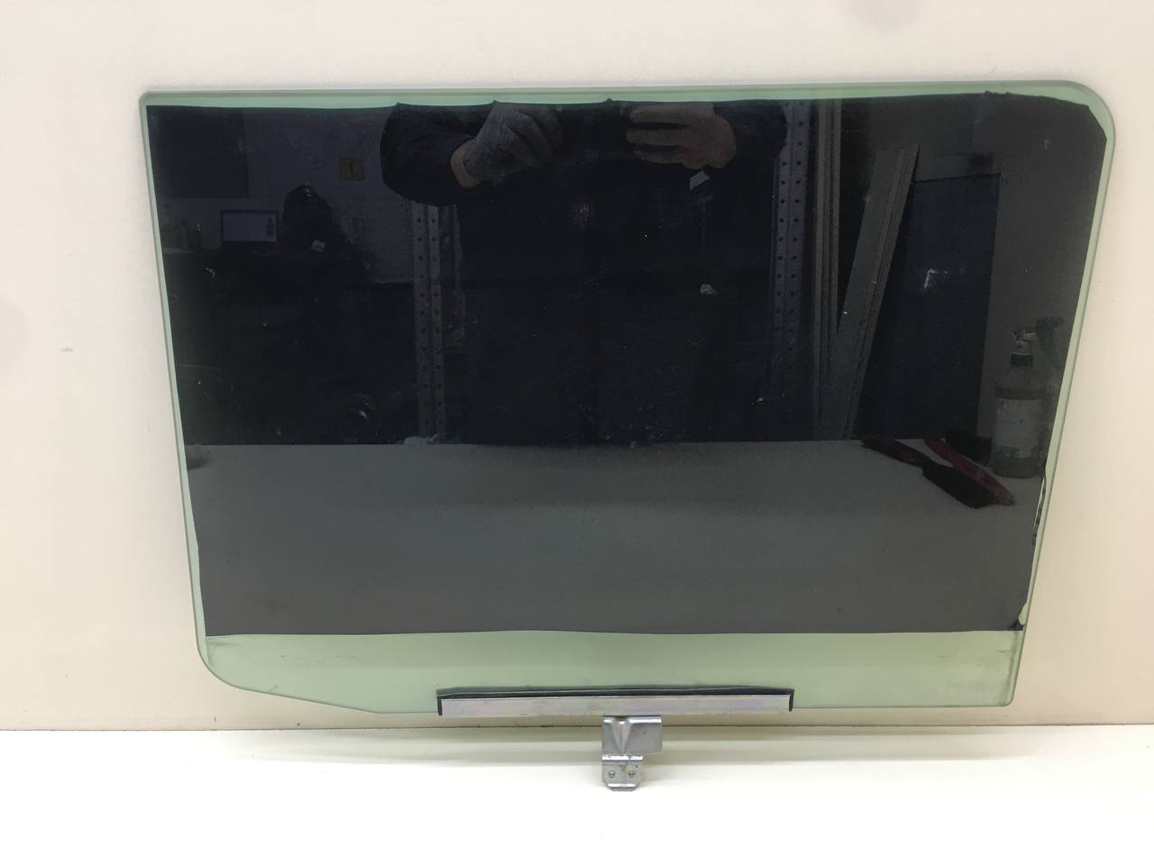 Стекло двери задней левой Lada Niva 2131 1993>