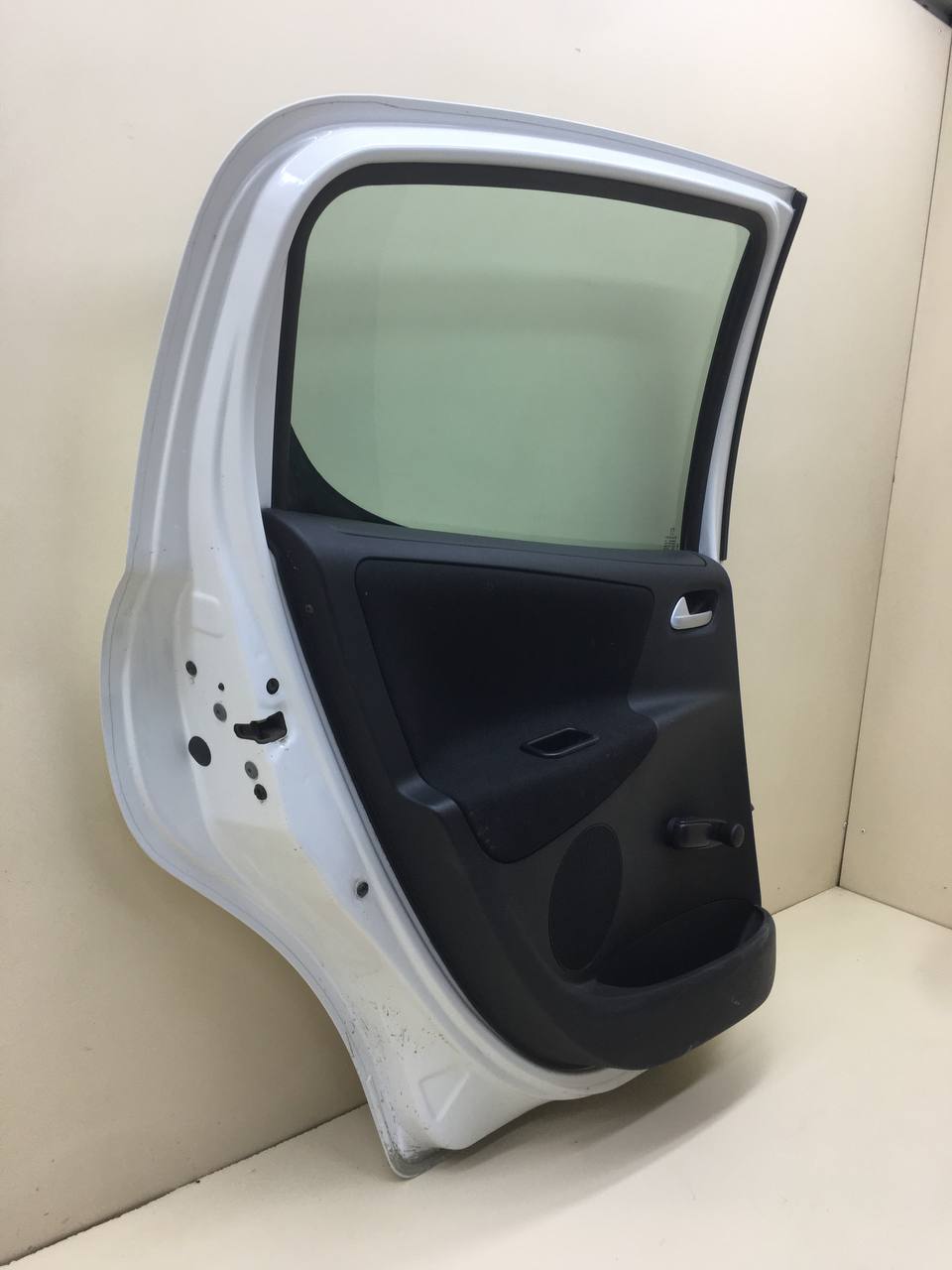 Дверь задняя левая Peugeot 207 2006-2013