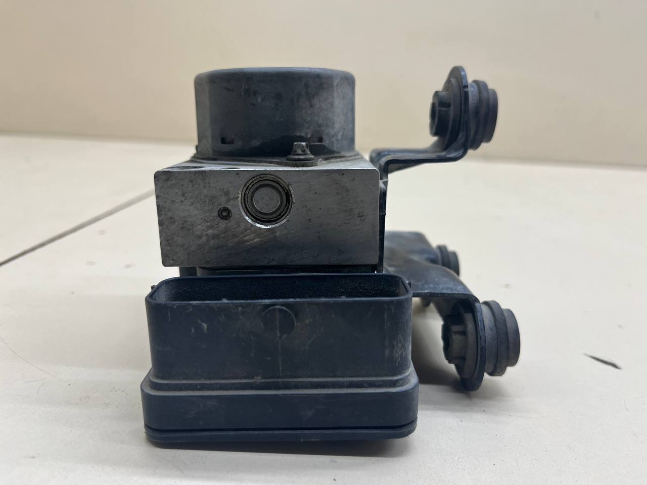 Блок ABS (насос) Volkswagen Polo (MK5) 2011-2020