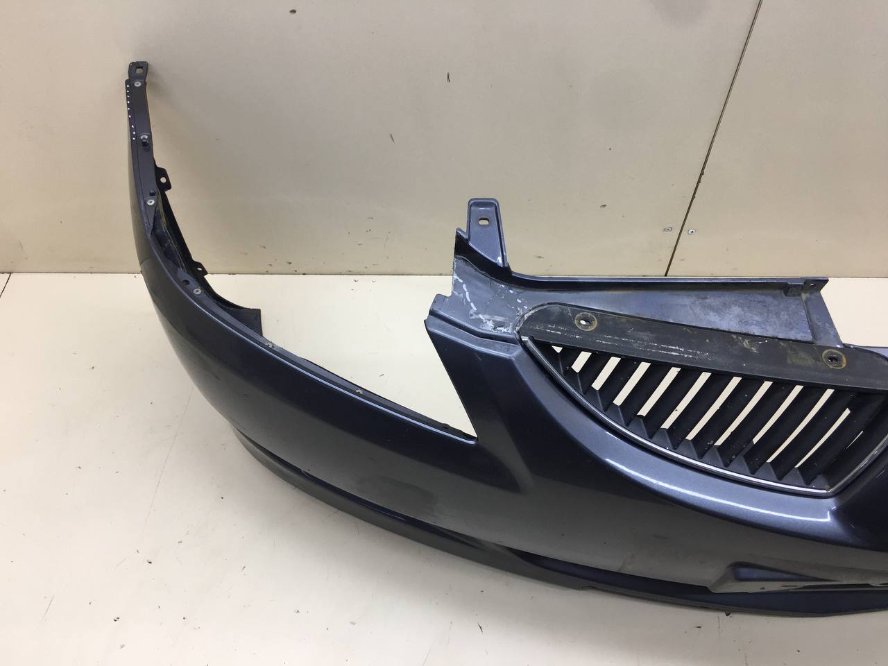 Бампер передний Mitsubishi Lancer 9  (CS/Classic) 2000-2011