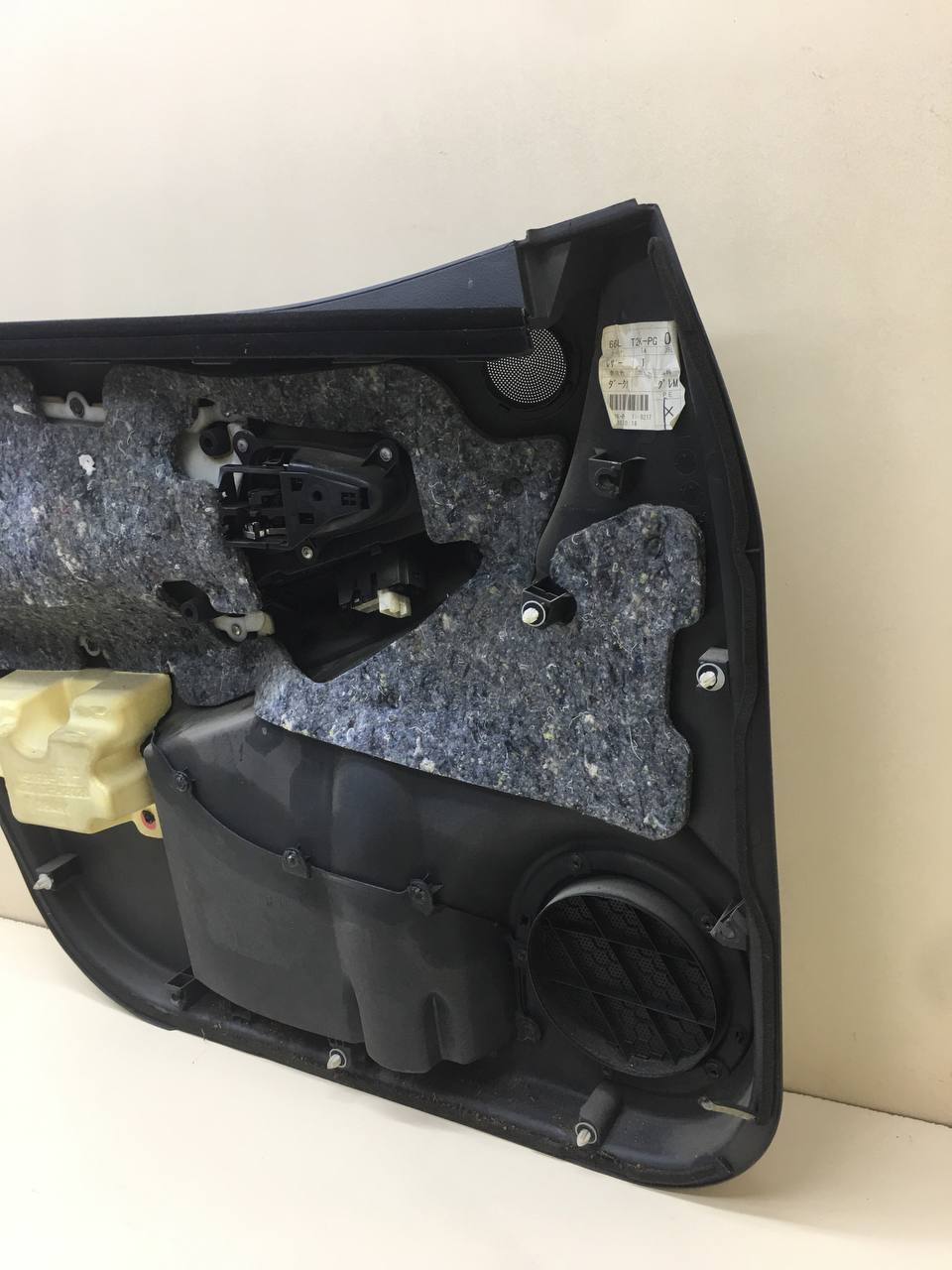 Обшивка двери передней правой Toyota Rav 4 (A30) 2006-2013
