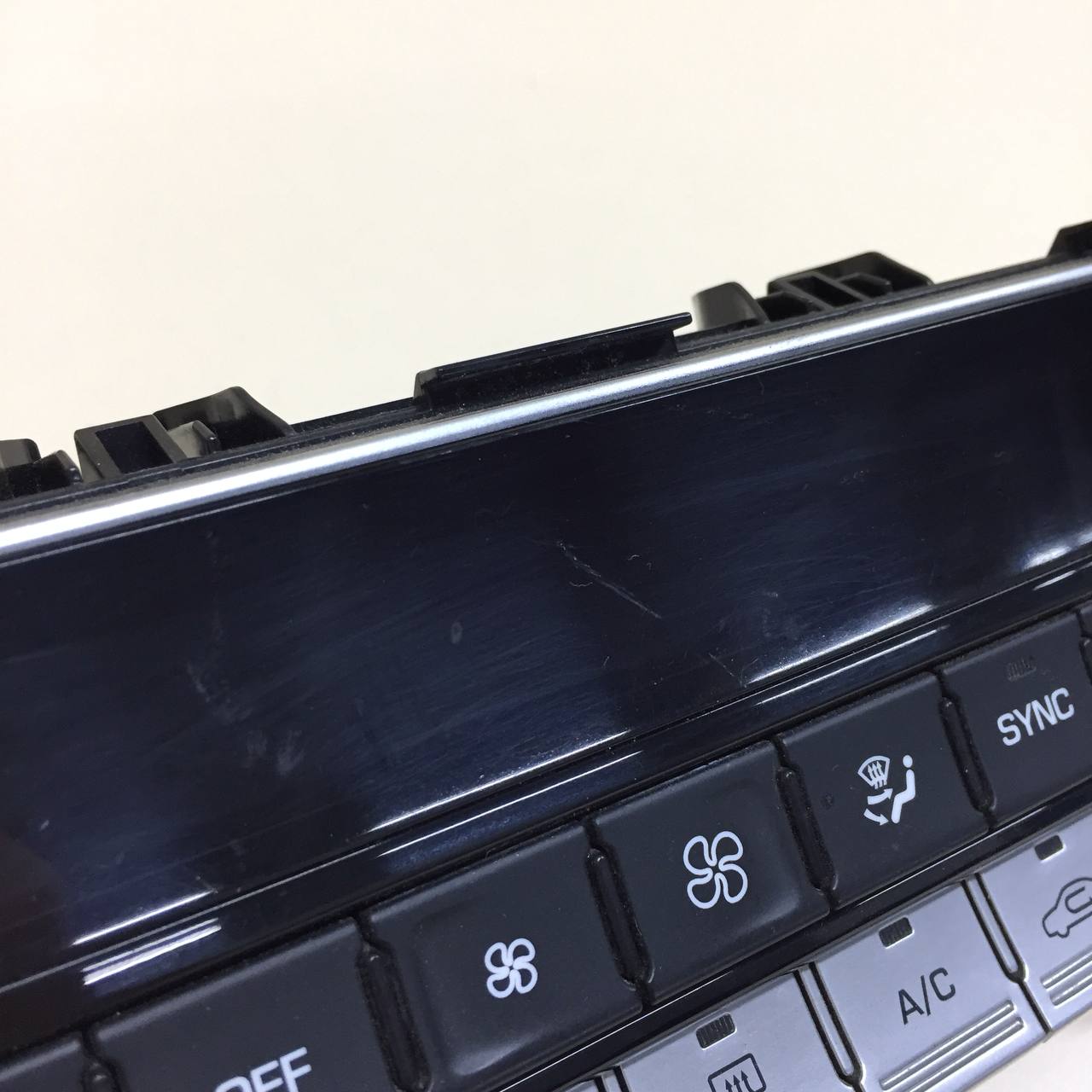 Блок управления климатической установкой Hyundai Sonata 7 (LF) 2017-2019