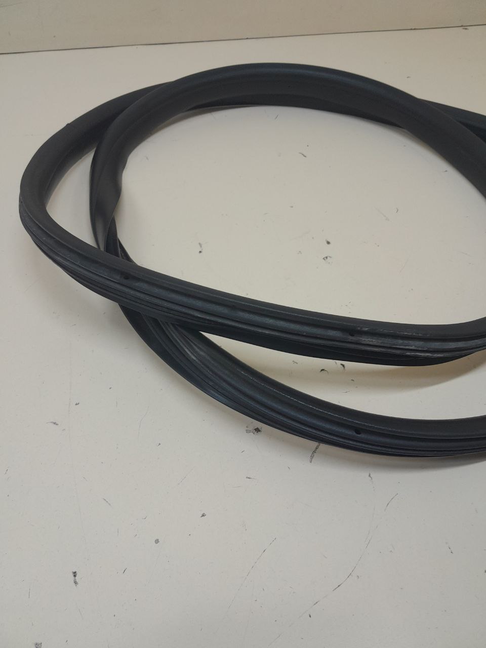 Уплотнитель проема двери задней левой Lada Vesta 2015>