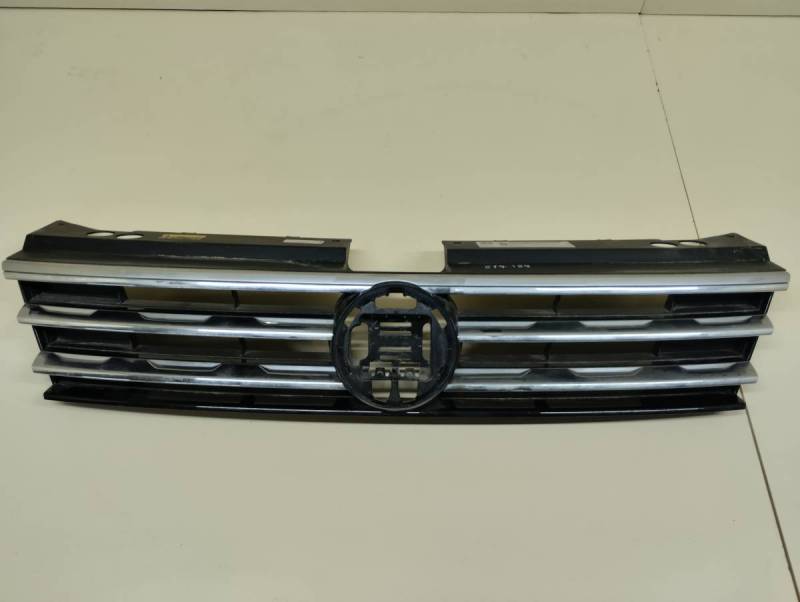 Решетка радиатора Volkswagen Tiguan 2017>