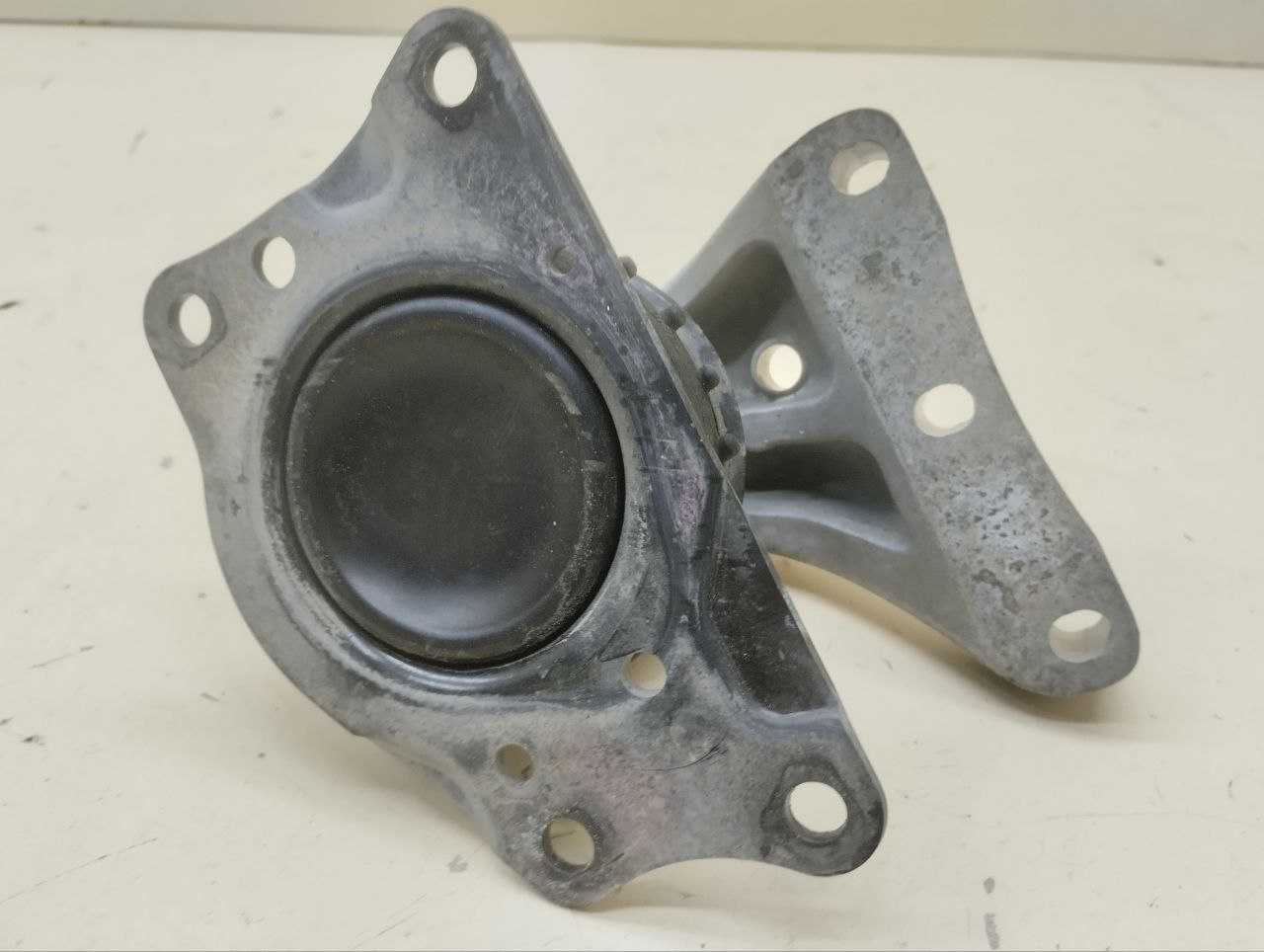 Опора двигателя правая Volkswagen Polo (MK5) 2011-2020