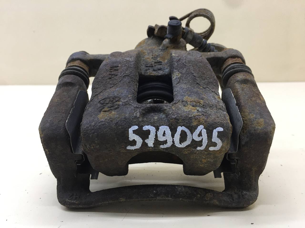 Суппорт задний правый Hyundai Solaris (RB) 2010-2017