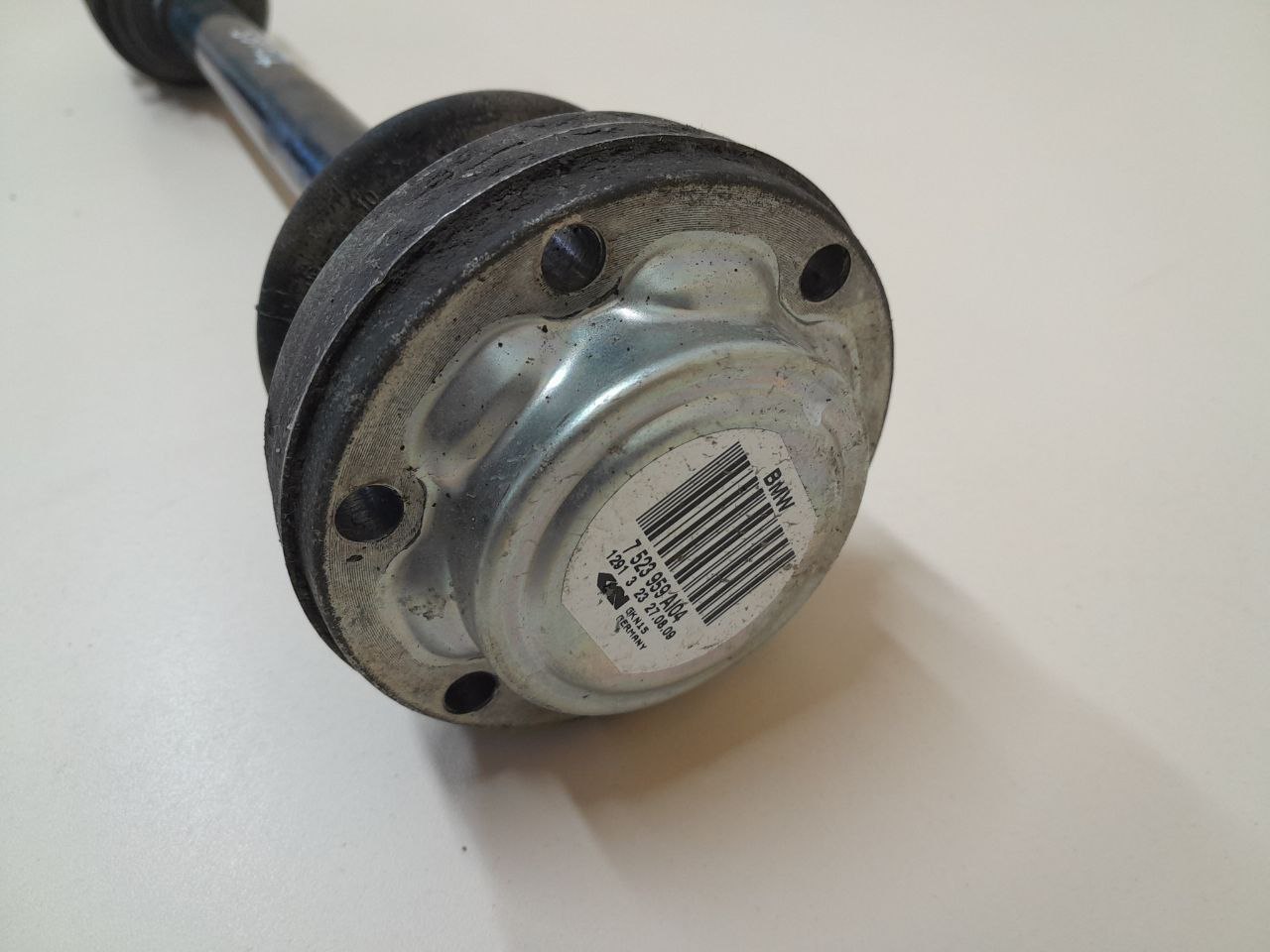 Полуось задняя левая BMW 1-series E87/E81 2004-2011 Полуось задняя левая BMW 1-series E87/E81 2004-2011
