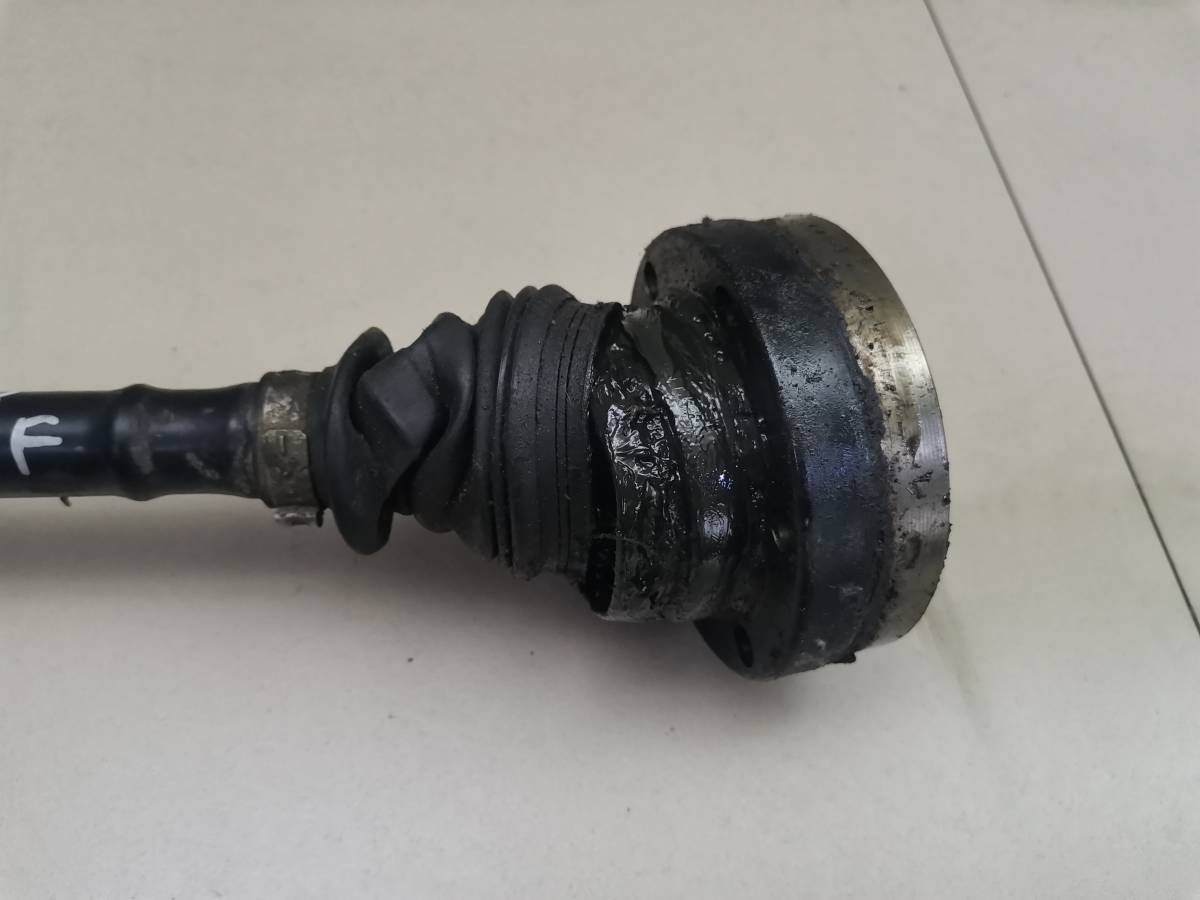 Полуось передняя Volkswagen Touareg (7L) 2002-2010 Полуось передняя Volkswagen Touareg (7L) 2002-2010