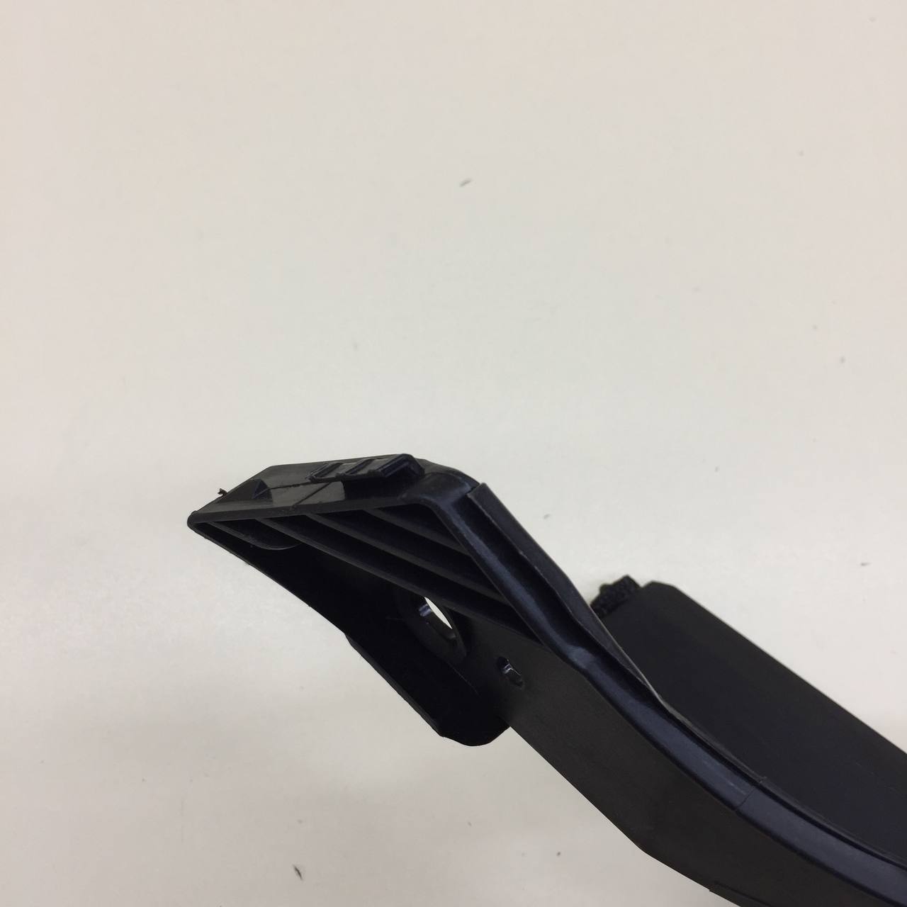 Кронштейн переднего бампера правый Subaru Impreza (GJ/G13) 2011-2014