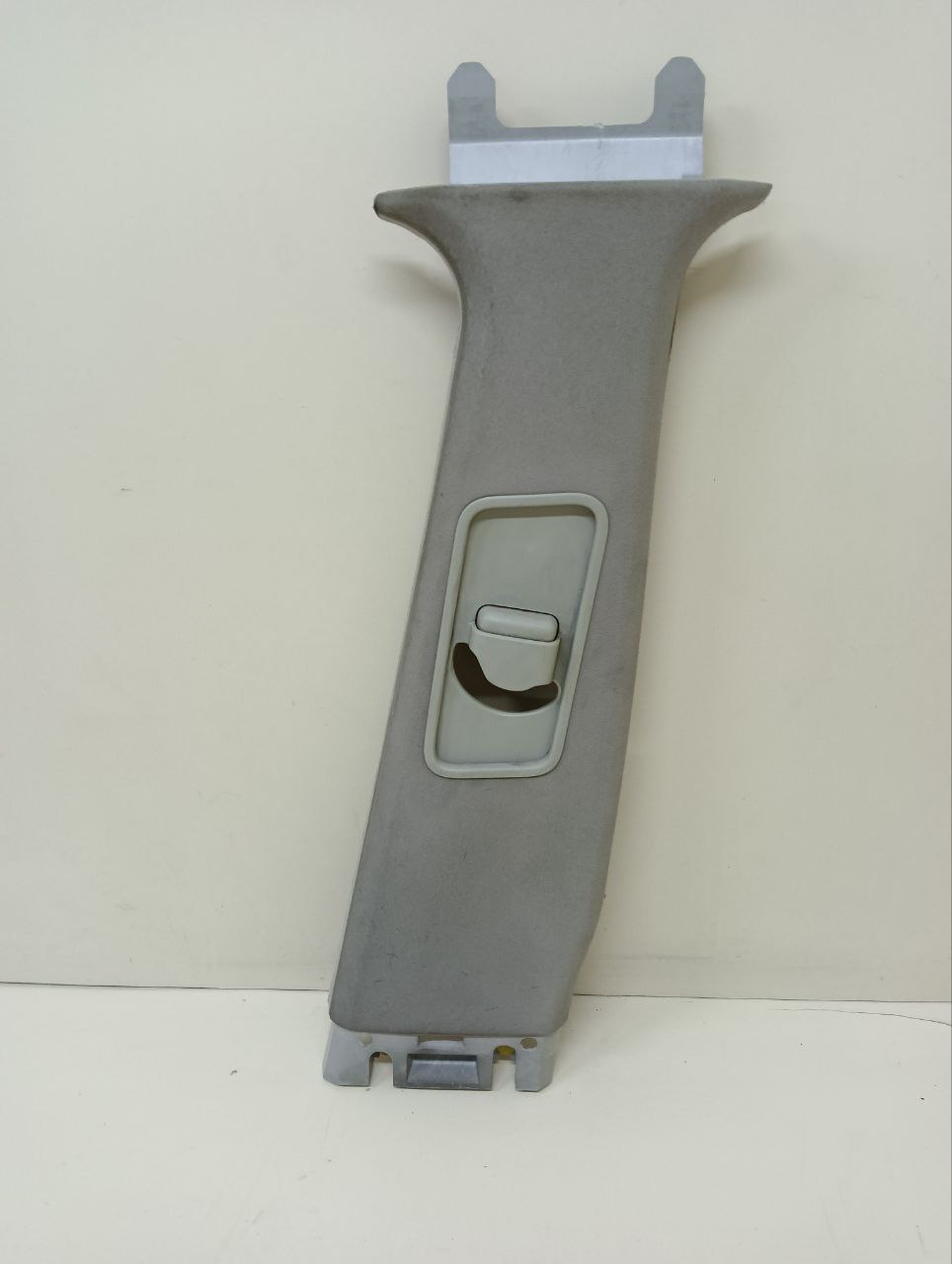 Обшивка стойки Land Rover Discovery 3 2004-2009