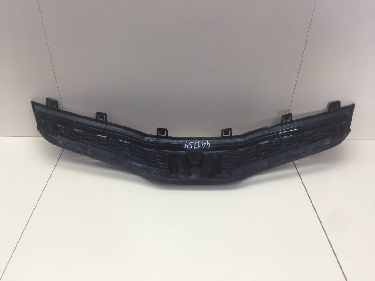 Решетка радиатора Honda Fit (GE) 2008-2012