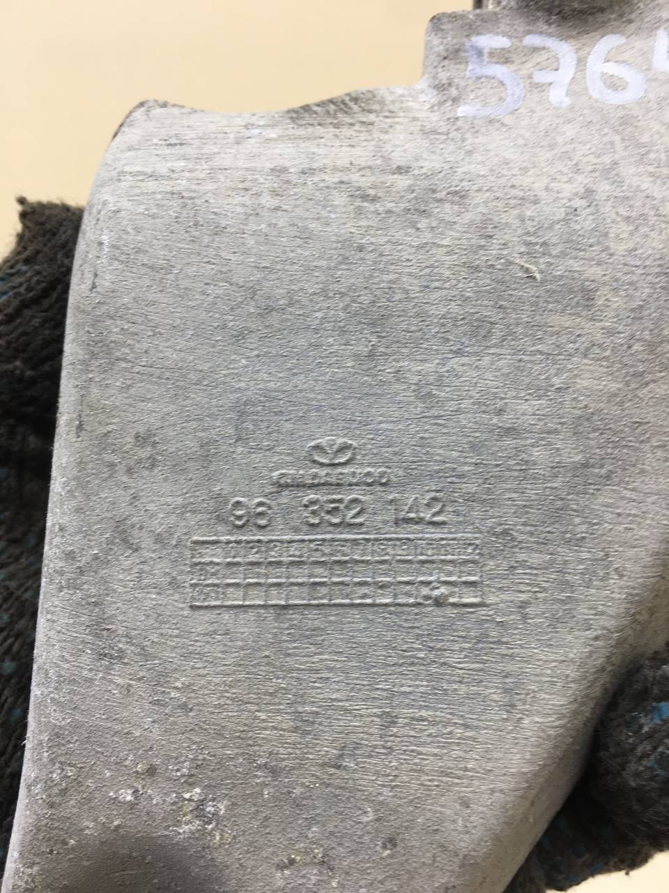 Кронштейн генератора Chevrolet Cruze (J300) 2009-2016