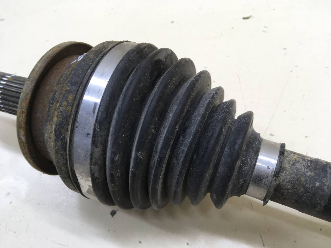 Полуось передняя левая Toyota Rav 4 (A30) 2006-2013 Полуось передняя левая Toyota Rav 4 (A30) 2006-2013