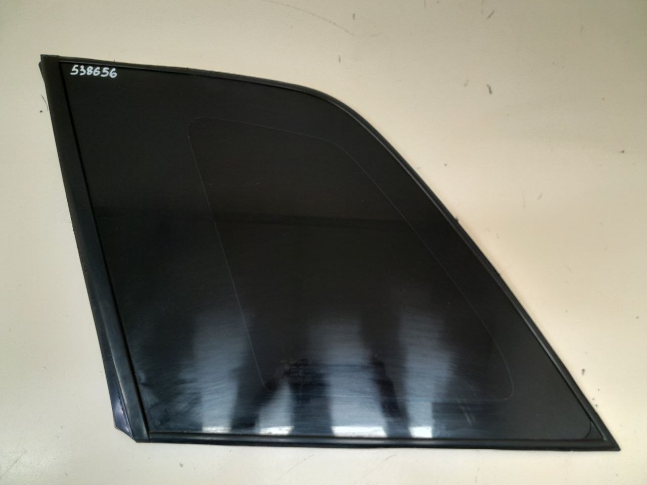 Стекло кузовное глухое левое Suzuki Grand Vitara 2005-2015